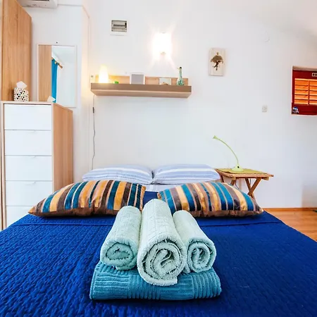 Apartment In Posedarje By The Beach Posedarje