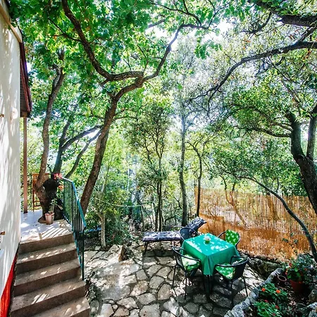 Casa vacanze Apartment In Posedarje By The Beach