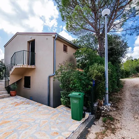Modern In With Terrace