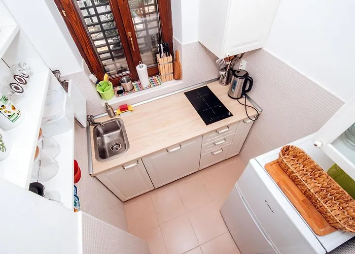 Apartment In Posedarje By The Beach بيت للعطل بوسيدارجي