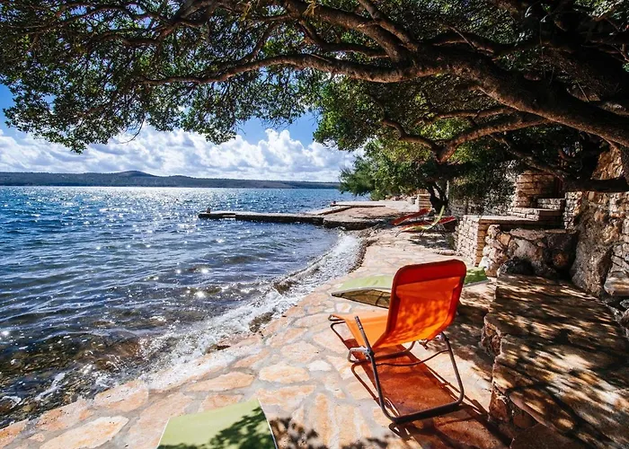 Apartment In Posedarje By The Beach
