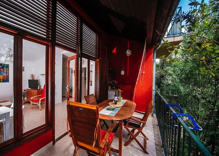 Apartment In Posedarje By The Beach بيت للعطل بوسيدارجي