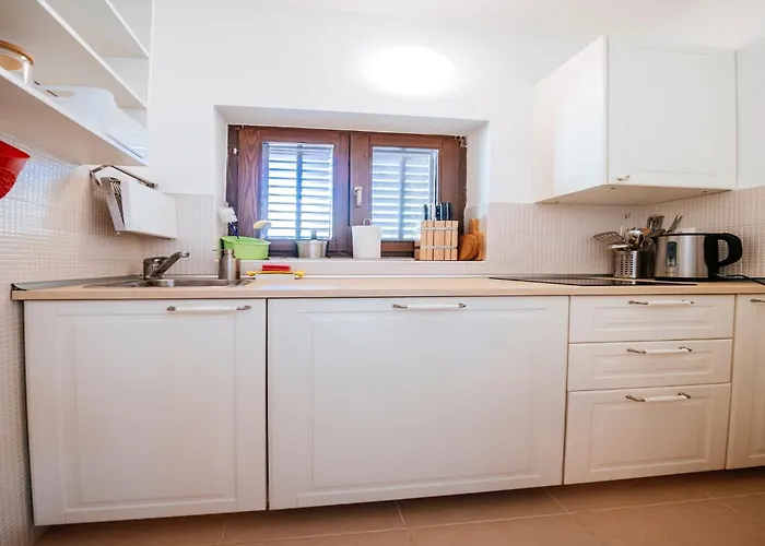 Apartment In Posedarje By The Beach Posedarje