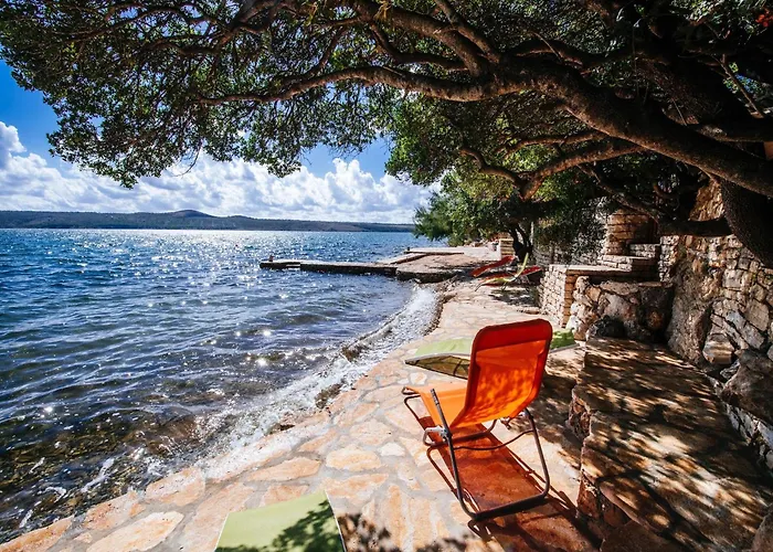 Apartment In Posedarje By The Beach بوسيدارجي