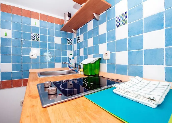 Semesterbostad Apartment In Posedarje By The Beach *