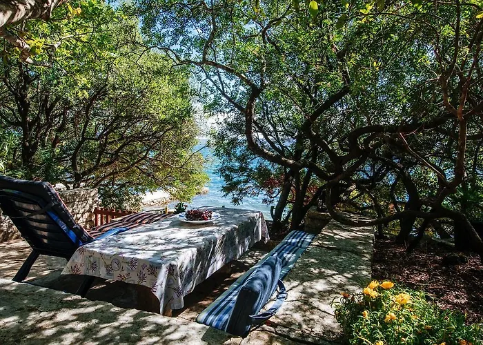 Apartment In Posedarje By The Beach *