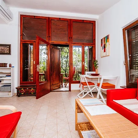 度假居 Apartment In Posedarje By The Beach